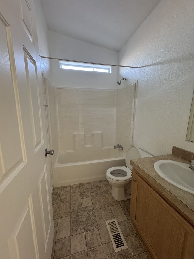 Building Photo - 8237 Jacaranda Ave