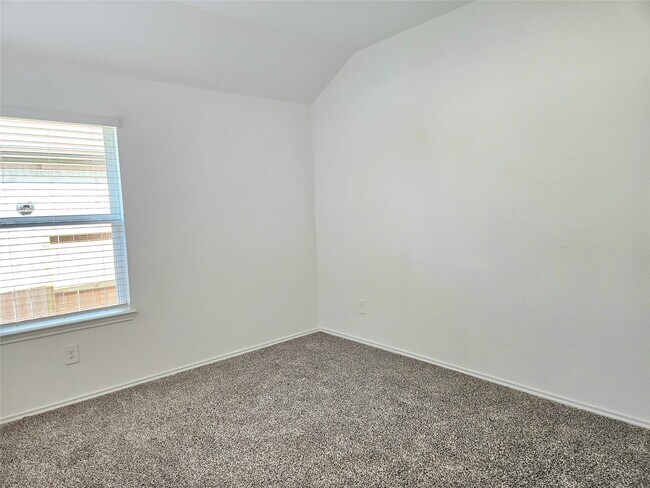 Building Photo - 5029 Almond Ter Dr