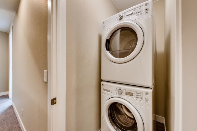 Building Photo - New Construction 3 Bedroom Townhomes with ...