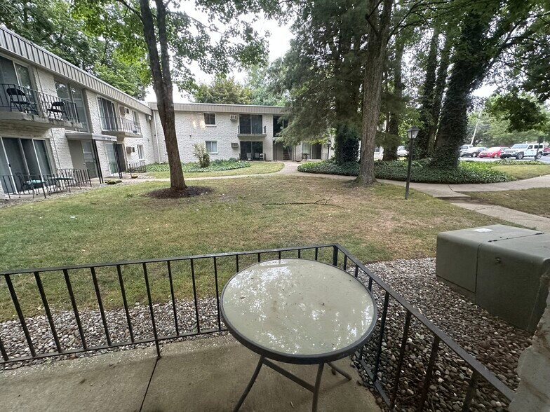 Building Photo - 956 S Lincoln St