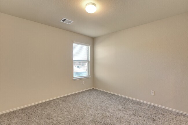 Building Photo - 13845 Rock Island Trl