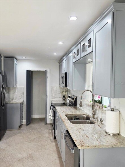 Building Photo - 3435 Overlook Dr NE