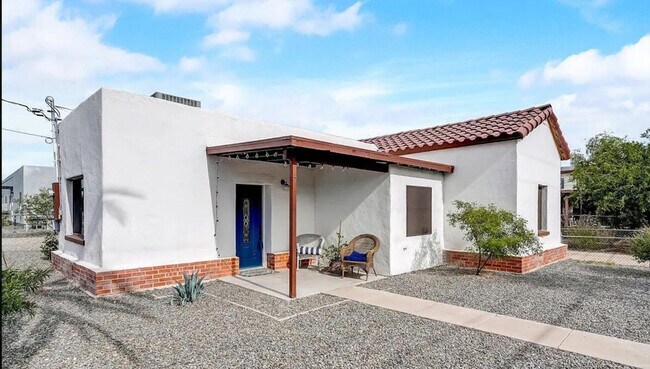 Building Photo - 1314 S 8th Ave