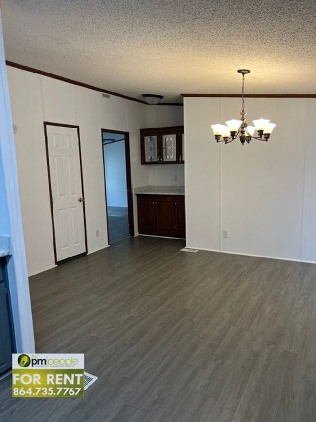 Building Photo - 3/2 Easley Home in Great Location! Easy access to 123, 153, and 85!