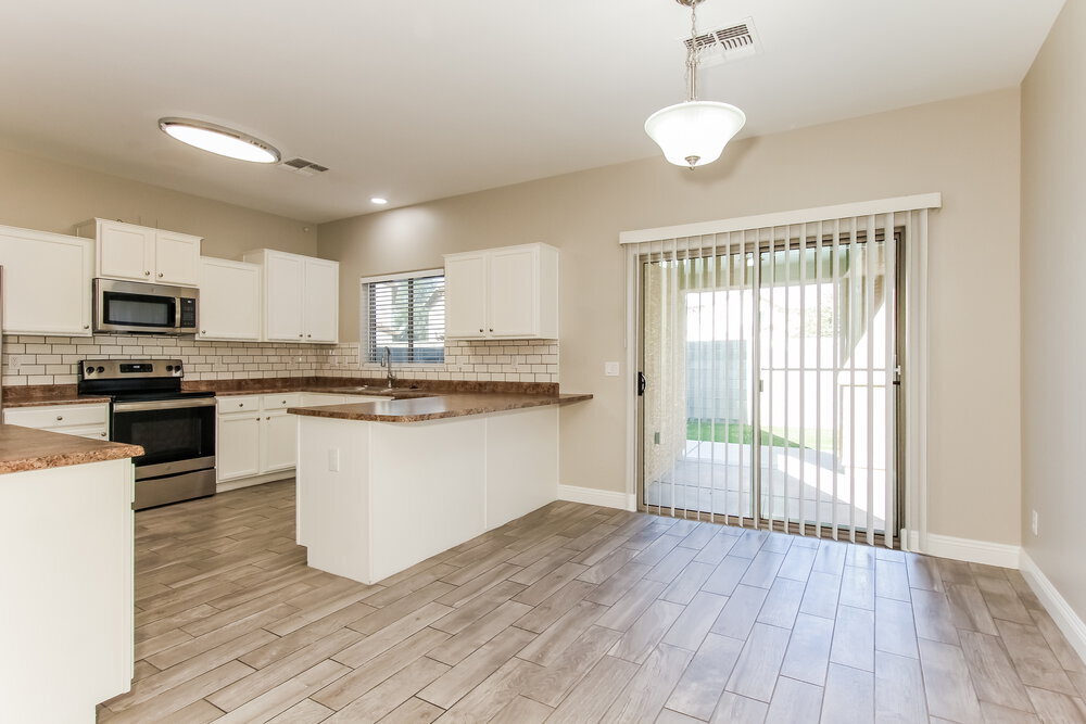 Building Photo - 10225 W Camelback Rd