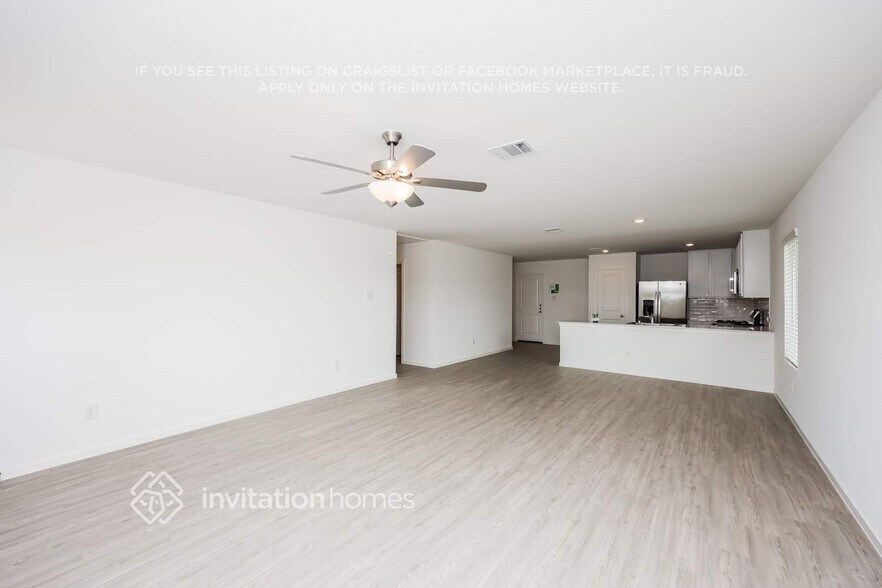 Building Photo - 2407 Fleming Dr