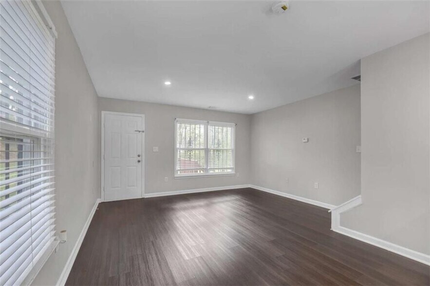 Building Photo - 1948 Detroit Ave NW