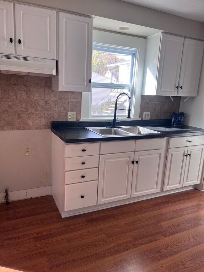 Building Photo - 1615 1617-1617 Canadian Ave