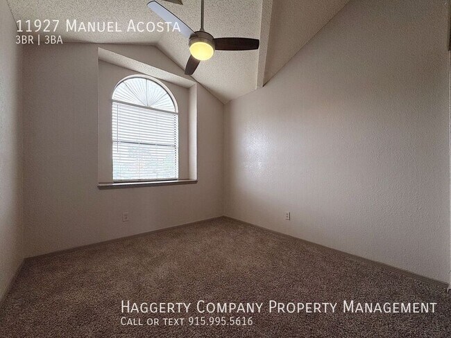 Building Photo - 11927 Manuel Acosta Dr