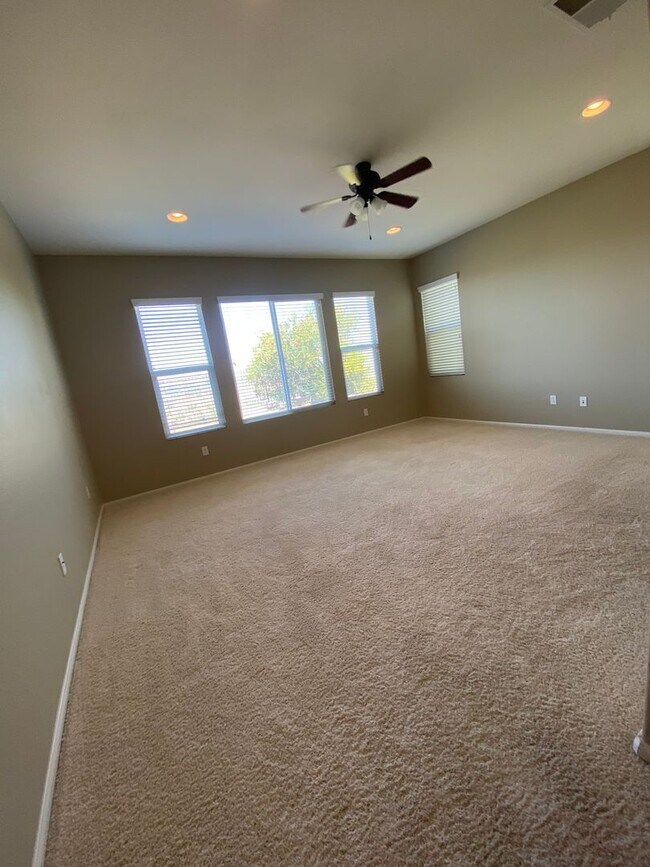 Building Photo - 5 bedroom home in Morgan Hill