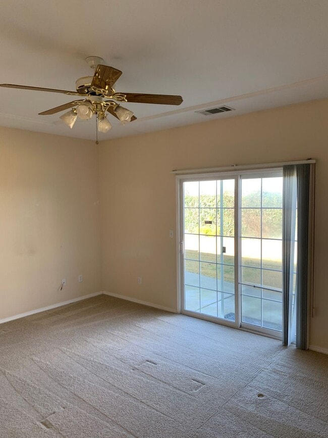 Building Photo - 3 Bedroom 2 Bath Home in Cul-De-Sac