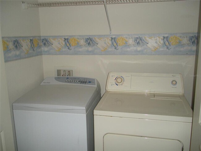 Building Photo - 3421 Parkridge Cir