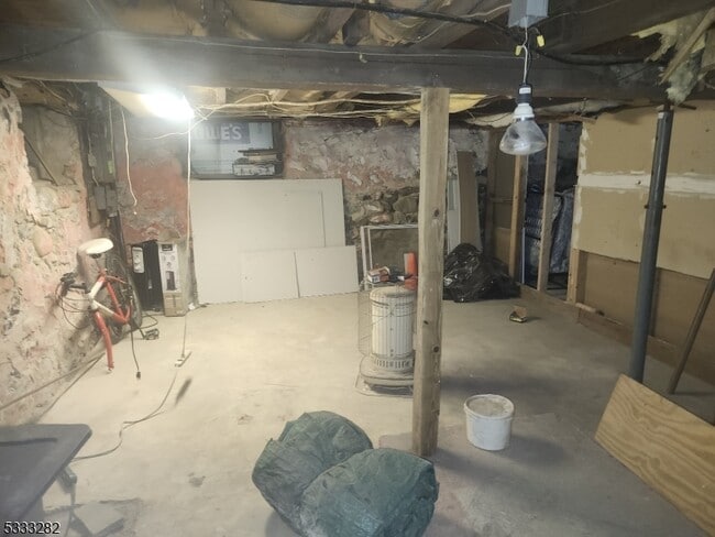 Building Photo - 20 Adams St