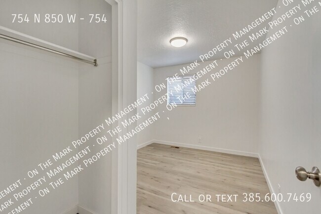 Building Photo - 754 N 850 W St