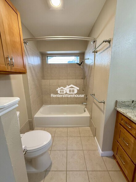 Building Photo - 3814 Stonecroft Dr