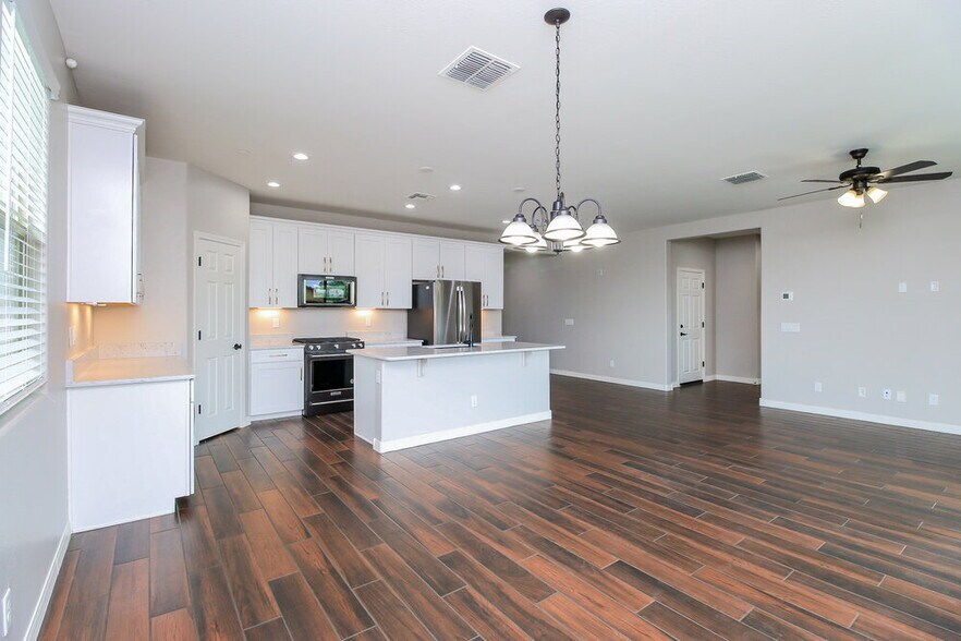 Building Photo - 1266 N Banning