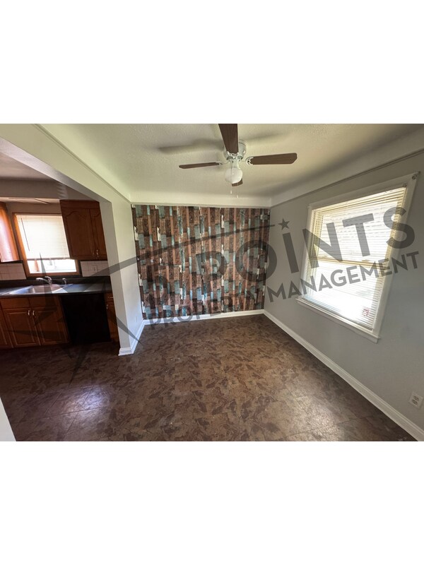 Building Photo - 13509 Eastwood Blvd