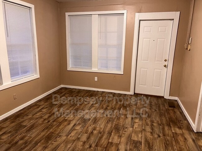 Building Photo - 3008 7th St