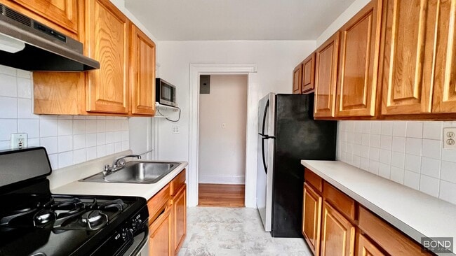 Primary Photo - 32-15 35th St
