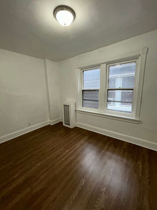 Building Photo - 28 Lee Ave