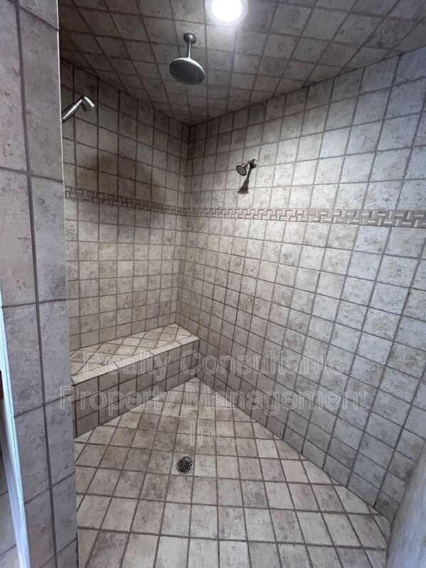 Building Photo - 4540 Pebble Lake Dr