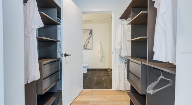 Building Photo - 434 N Orange Ave