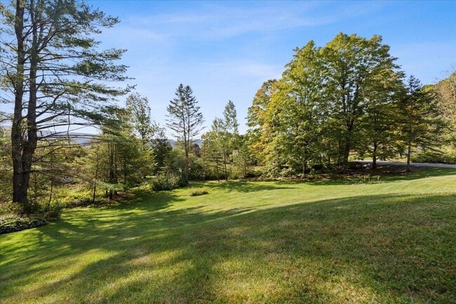 Building Photo - 275 Hillvale Rd