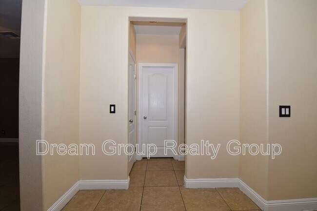 Building Photo - 10584 W Moultrie Ave