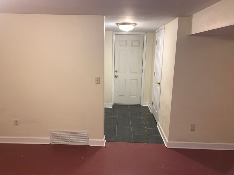 Building Photo - 4268 Sample Ct