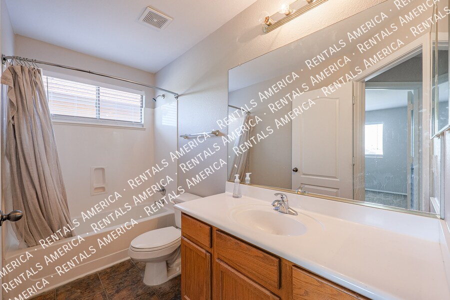 Building Photo - 12438 W Rancho Dr