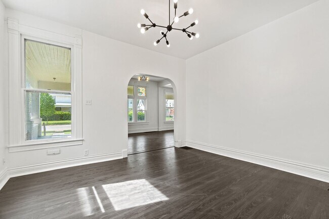 Building Photo - 914/916 Lake Ave