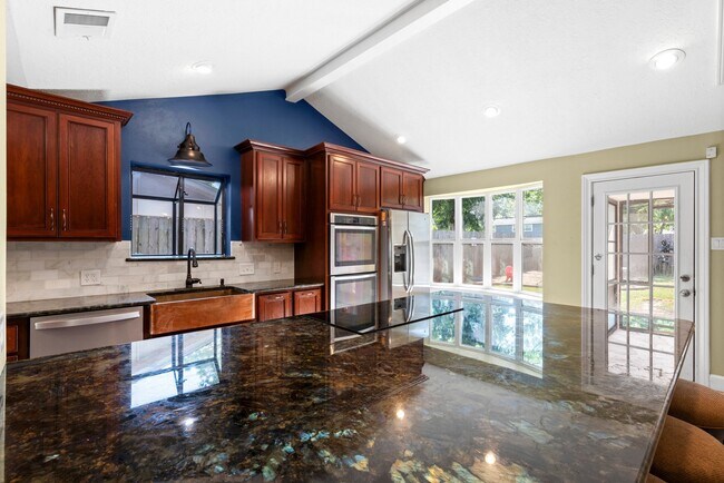 Building Photo - 3010 Westerland Dr