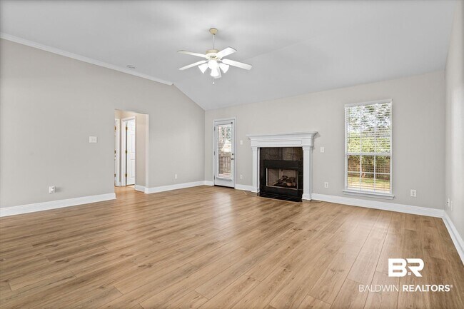 Building Photo - 10610 S Side Loop