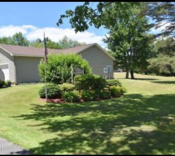 Building Photo - 12 Twin Willows Dr