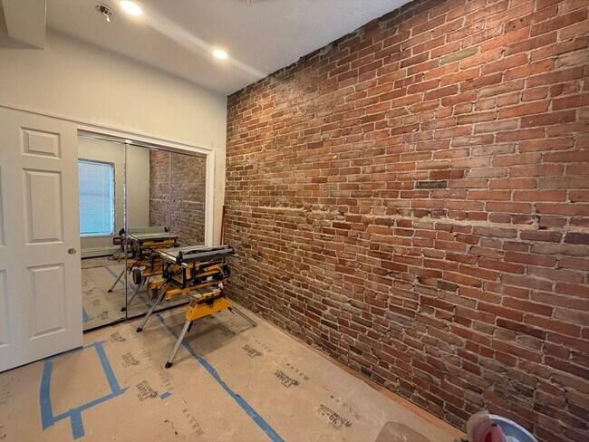 Building Photo - 282 K St