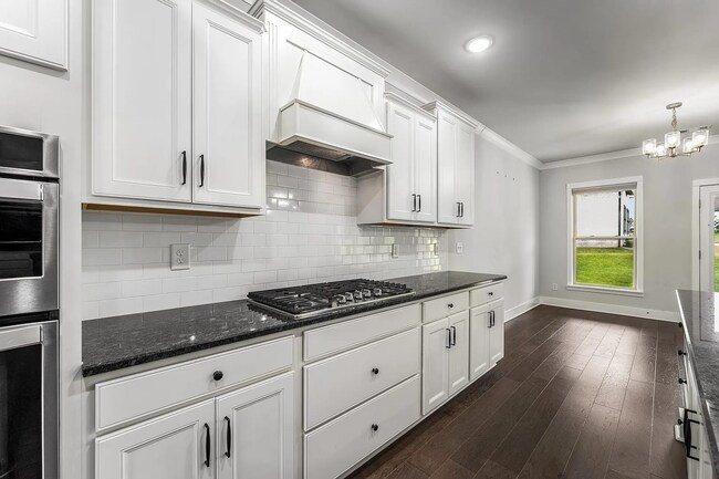 Building Photo - Exquisite Executive Home in the Heart of S...