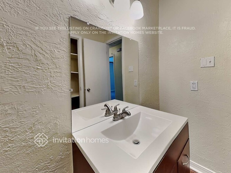 Building Photo - 2307 Pepperweed Dr