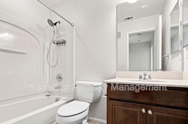 Building Photo - 2175 Condor Dr