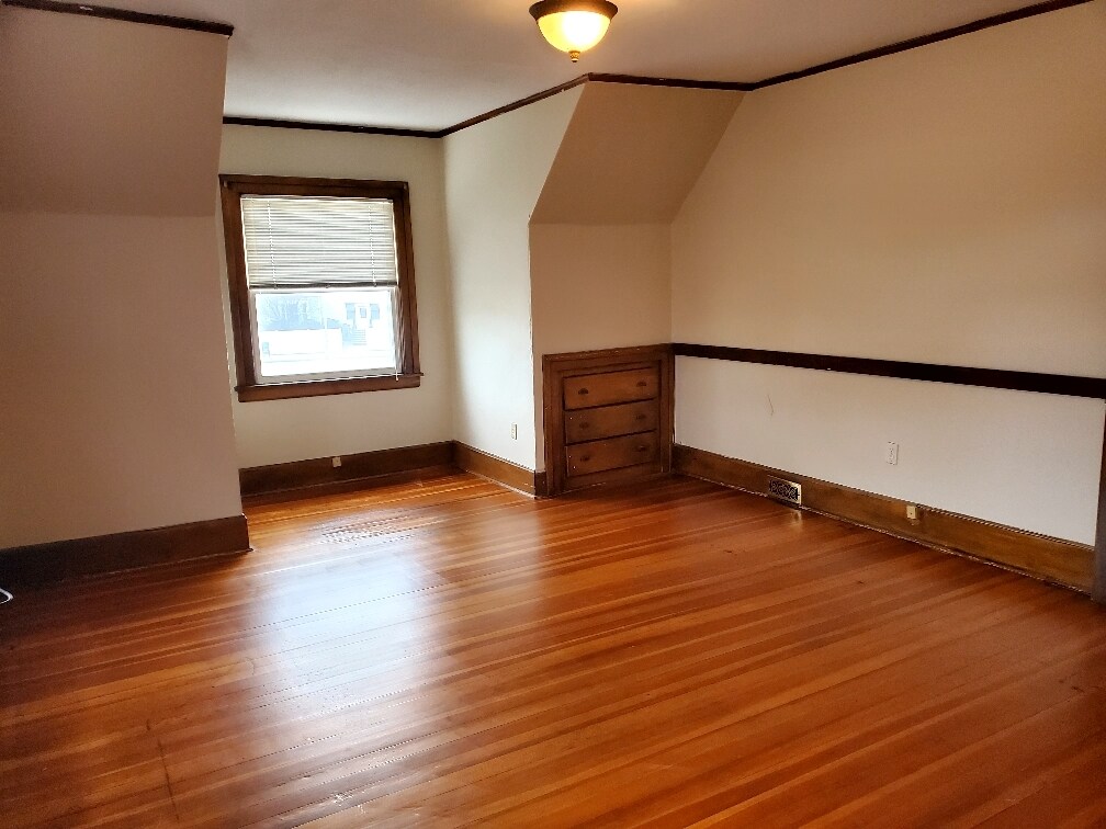 Building Photo - 340 Highland St