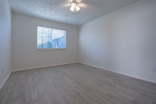 Building Photo - 16127 Olive Glen Dr