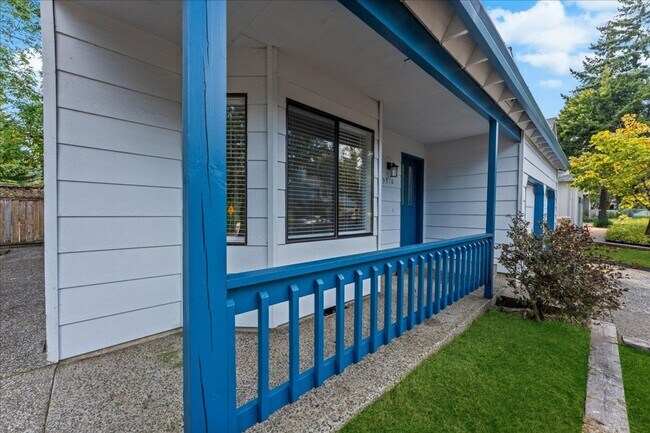 Building Photo - Beautifully renovated 4-bdrm, 2-bath Tuala...