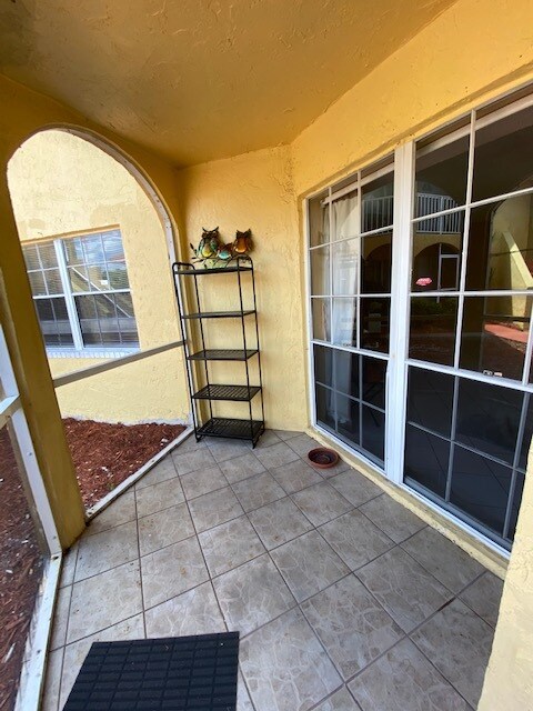 Porch - 15635 SW 74th Cir Dr