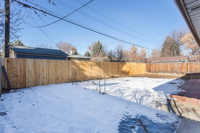 Building Photo - 1465 S Eaton St