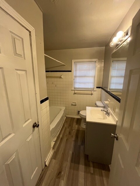 Building Photo - 1808 Sussex Dr