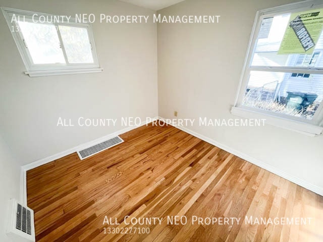 Building Photo - 19330 Meredith Ave