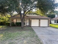 Building Photo - 2000 Rey Dr