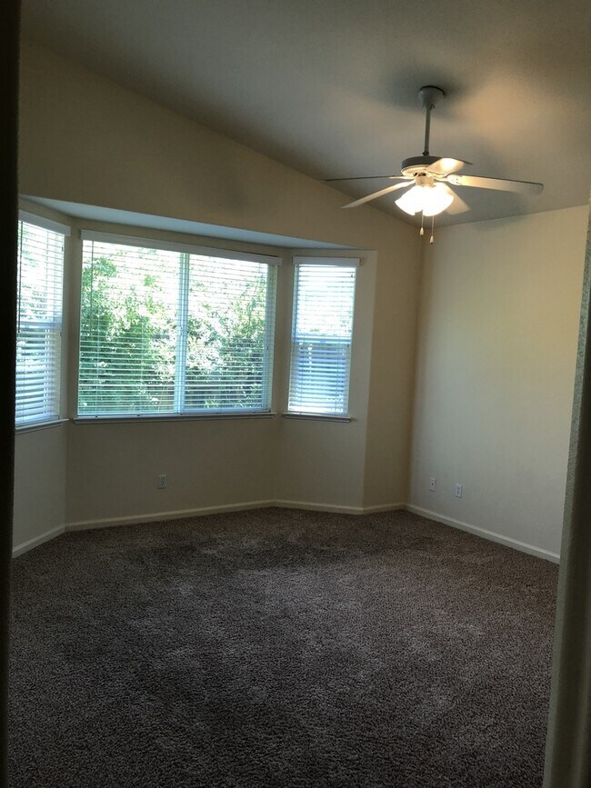 Building Photo - Highly Desired 4 Bedroom Empire Ranch Home!