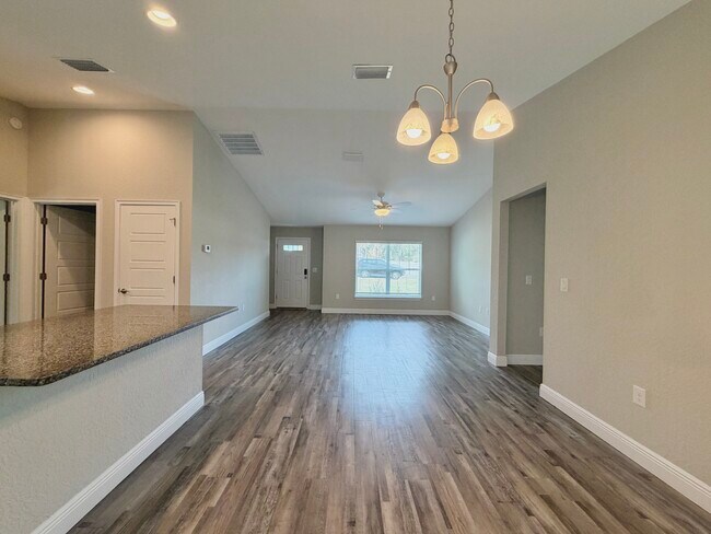 Building Photo - 210 Locust Lane Pass