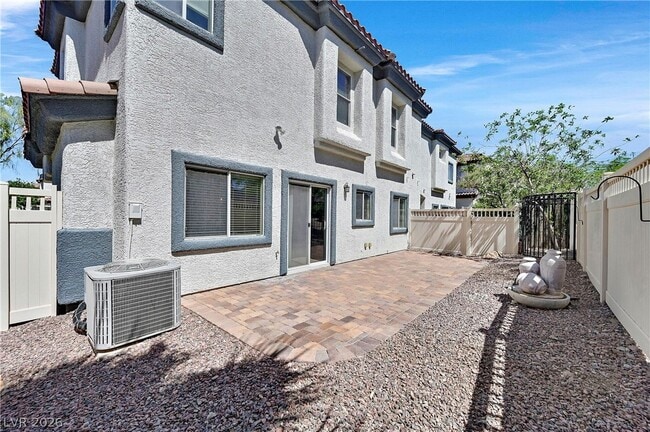 Building Photo - 1110 Tropical Star Ln