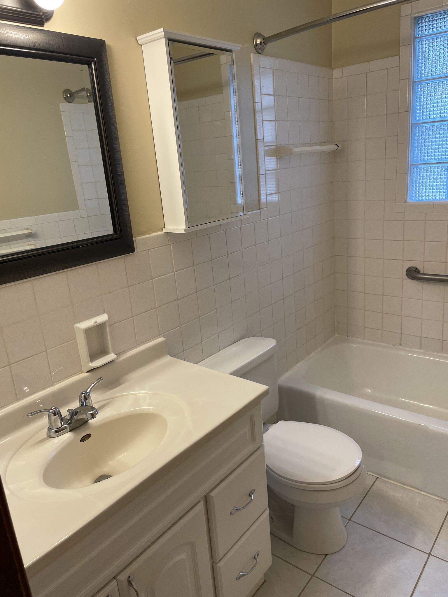 Bath 2 - 9032 Ohio St